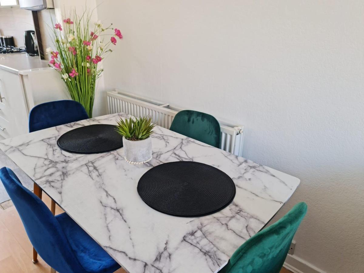 Immaculate 3-Bedrooms Dundee Apartment Екстериор снимка